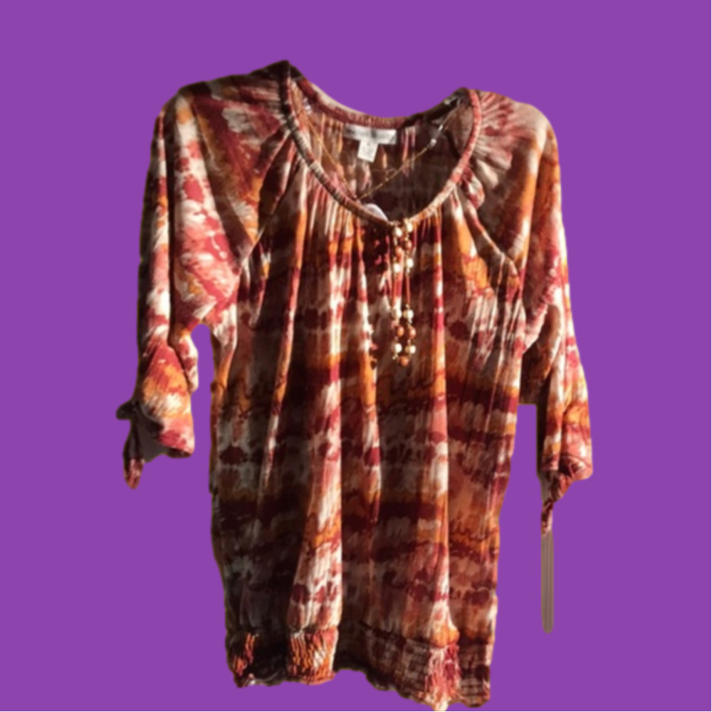 NWT beautiful blouse with necklace XL